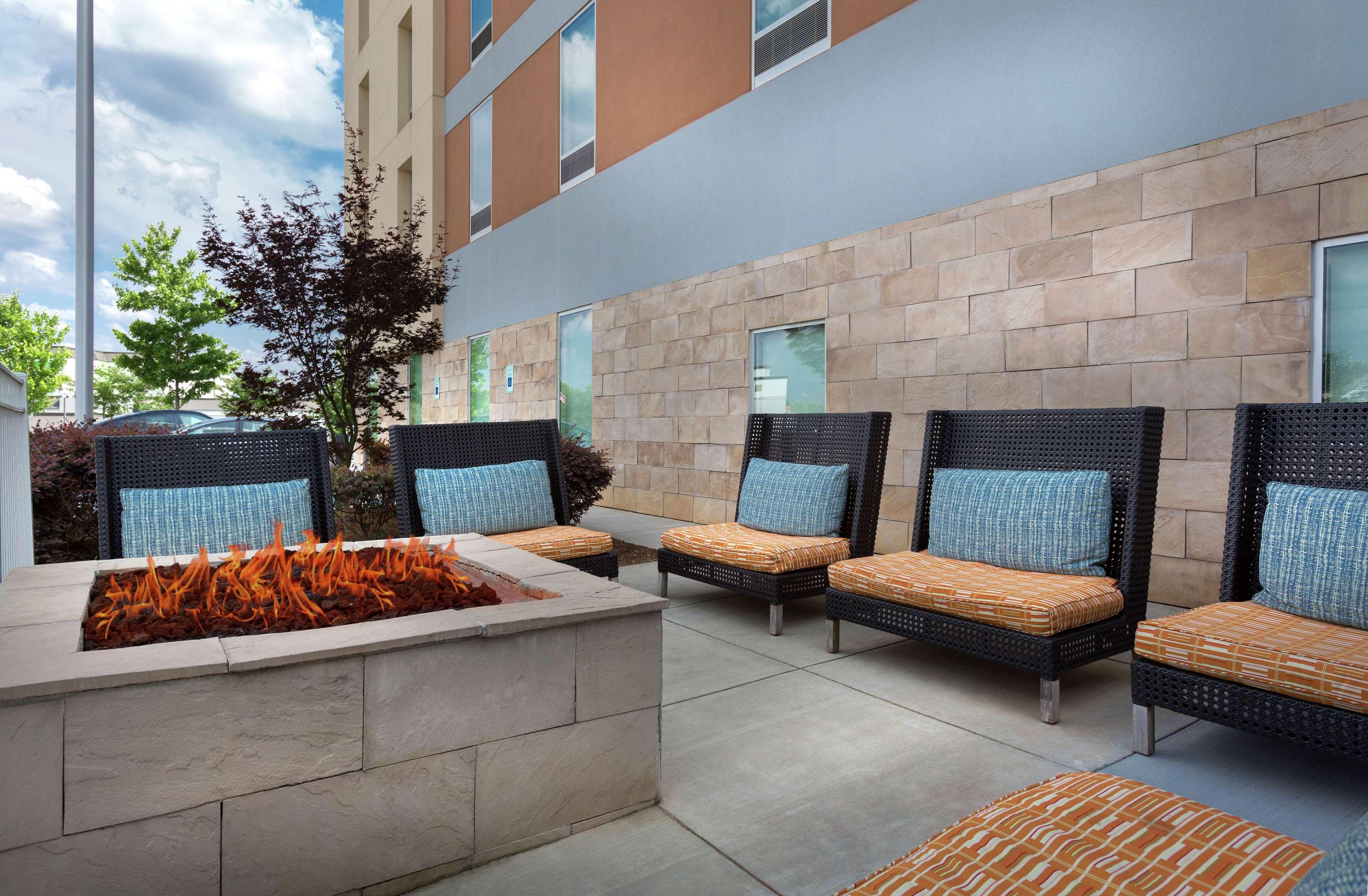 Home2 Suites By Hilton Greenville Airport Екстериор снимка